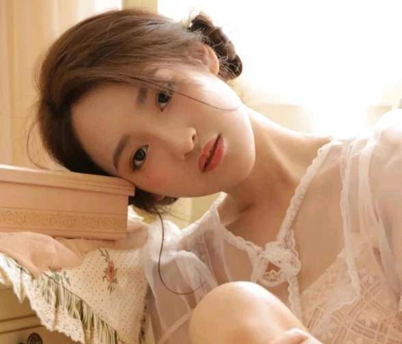 香膏和香水有什么區(qū)別？哪個(gè)留香時(shí)間更長(zhǎng)？